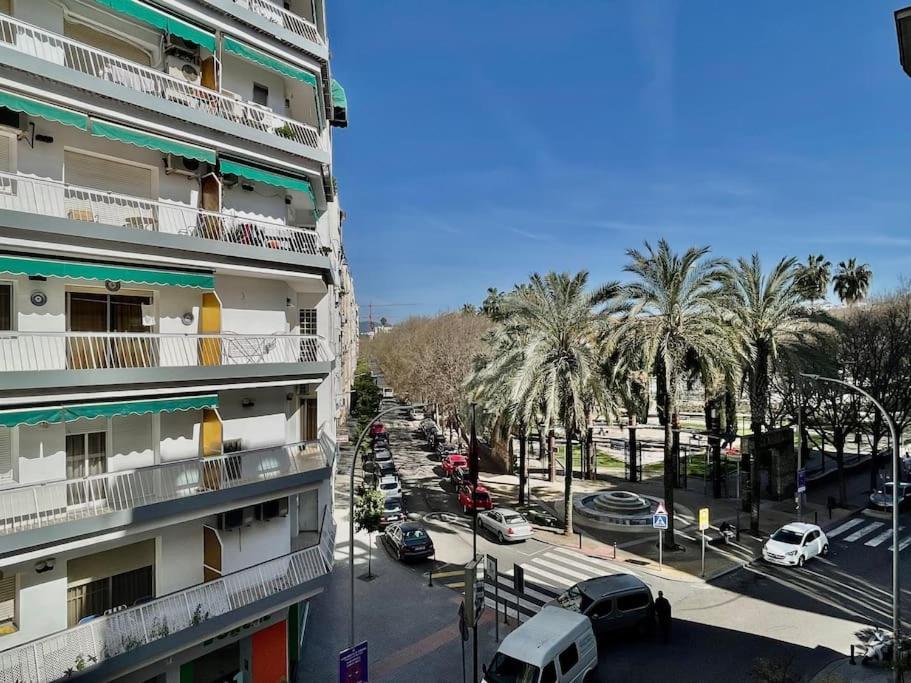 Apartamento Centrico Urbano Con Terraza Cordoba Luaran gambar